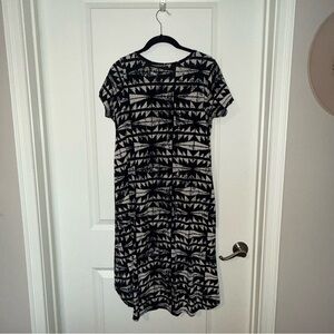 LuLaRoe Carly Black and White Aztec Swing Dress Small